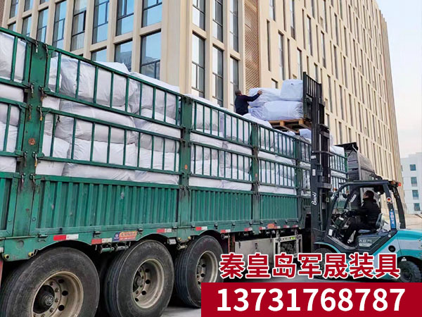 װ������