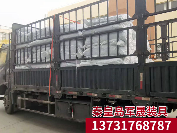 װ������