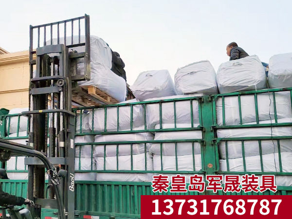 װ������